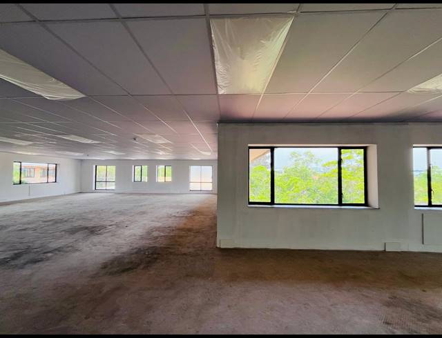 1,460M² OFFICE TO LET IN VORNA VALLEY